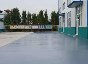 石景山彩色路面喷涂翻新的材料对冬季